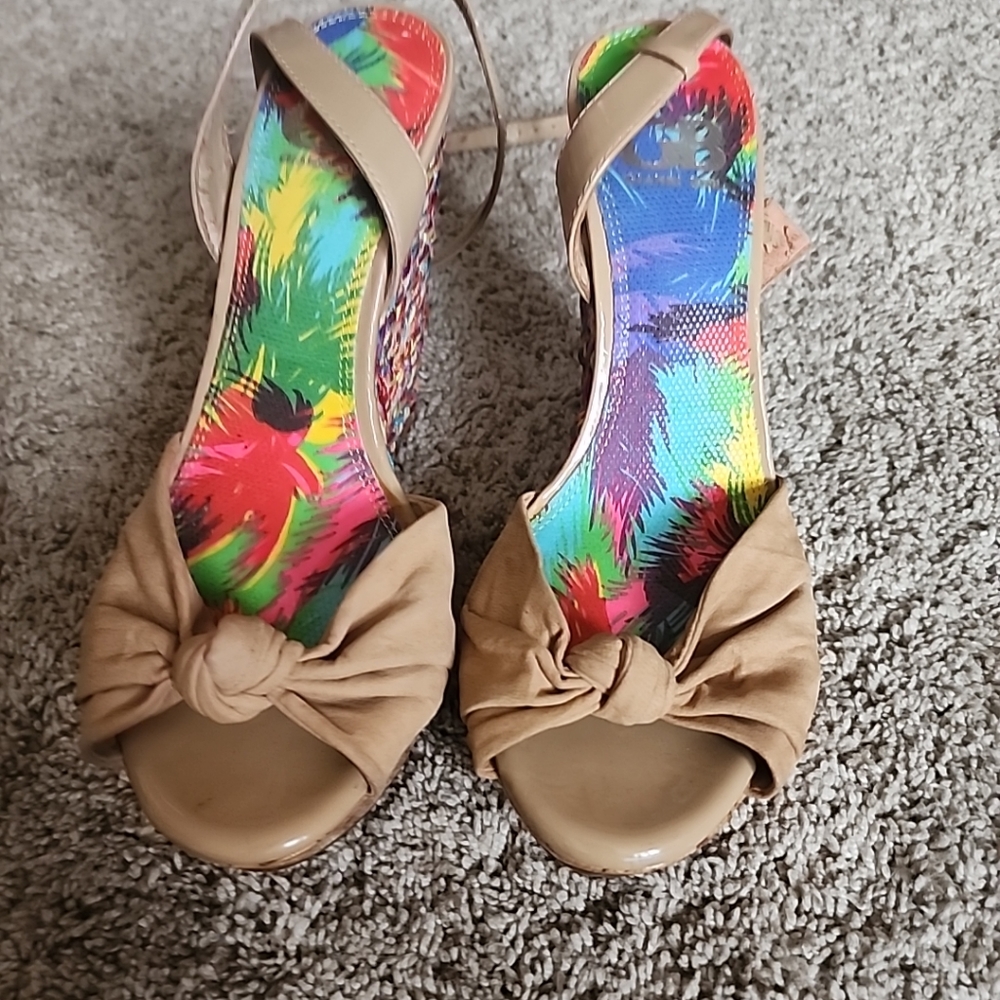 Gianni Bini Fabric Embroidered Platform Open Toe Shoes SZ 7M w/Flaw HEEL 5 INCH